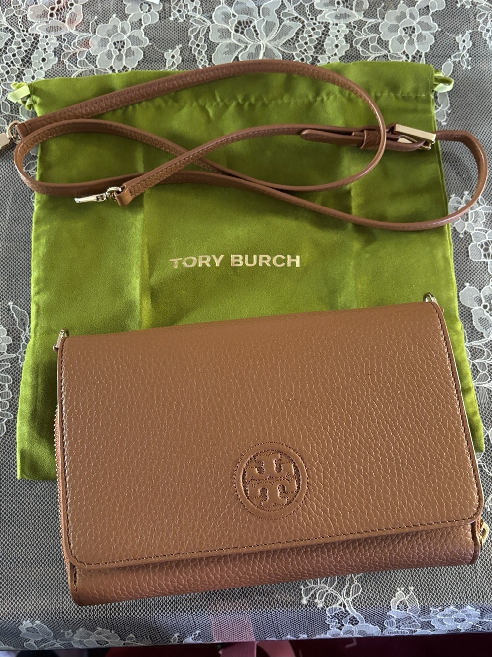 Tory Burch Bombe Flat Wallet Crossbody pebbled leather - Picture 1 of 14